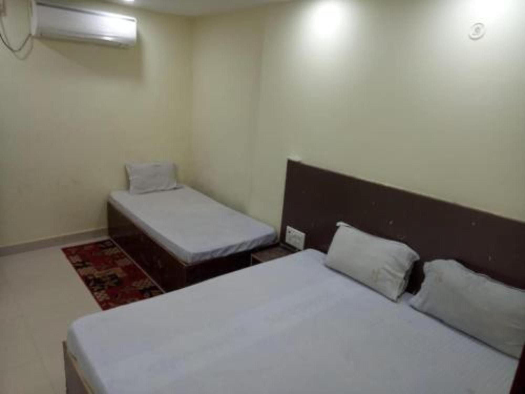 Hotel Swastik Guest House Varanasi - Perfect Location And Comfortable Room Luaran gambar