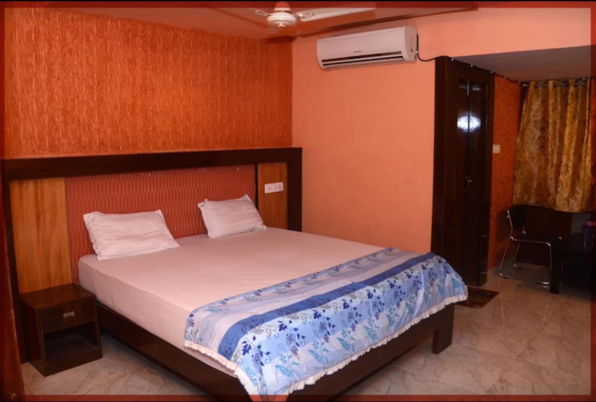 Hotel Swastik Guest House Varanasi - Perfect Location And Comfortable Room Luaran gambar